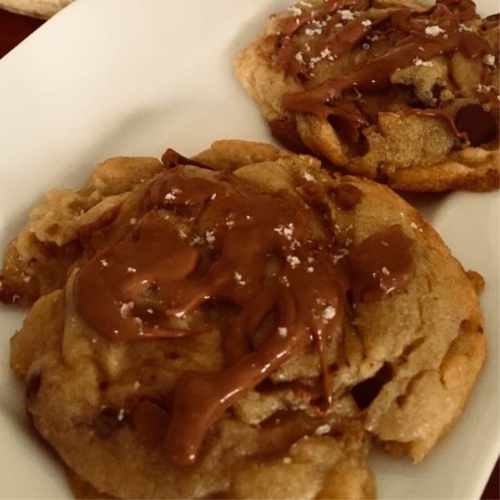 Caramel Salted Chocolate Chip Cookies