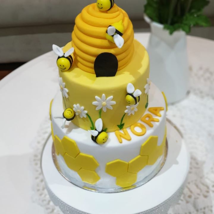 Bee Hive Cake