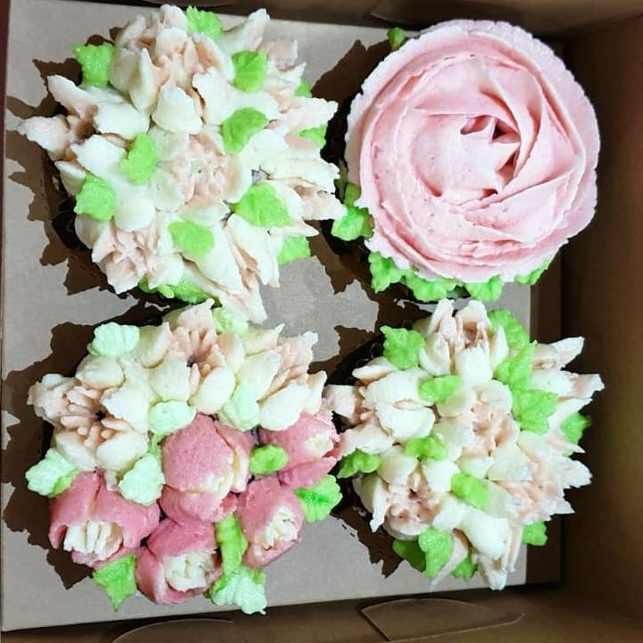 flowers cupcakes 